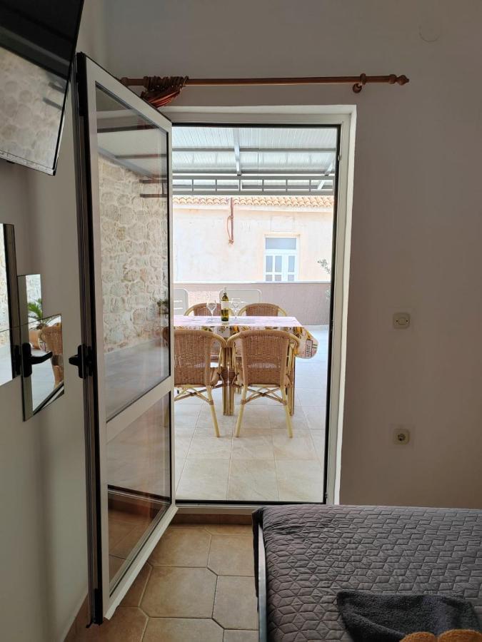 Apartments Turan Centrally Located With Free Parking Igrane Zewnętrze zdjęcie