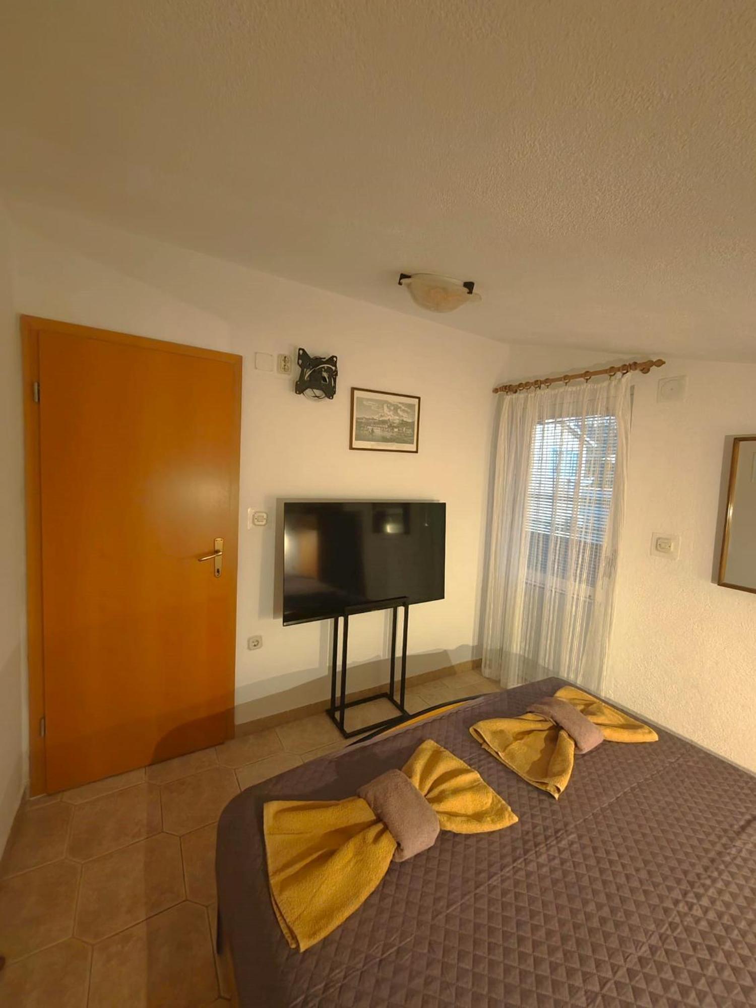 Apartments Turan Centrally Located With Free Parking Igrane Zewnętrze zdjęcie